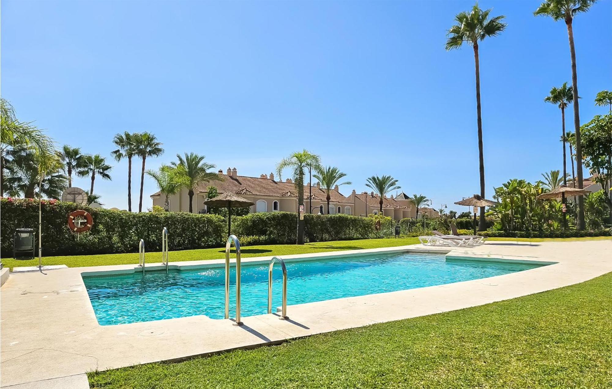 Amazing In Benahavis With Swimming Pool Сasa de vacaciones